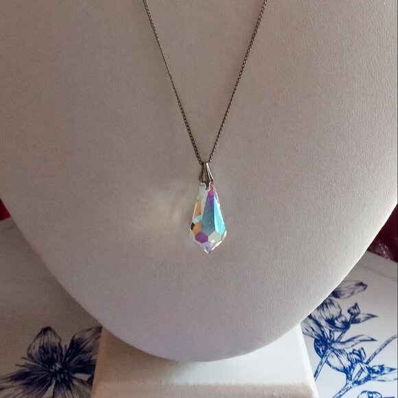 🔥🔥Stunning Vintage Sparkling Teardrop Aurora Crystal Pendant Necklace🔥🔥 - Picture 2 of 9